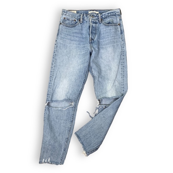 LEVI'S Wedgie High Rise Ripped Cropped Jeans Frayed Hem - Picture 3 of 9